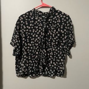 american eagle, size large , black with white flowers